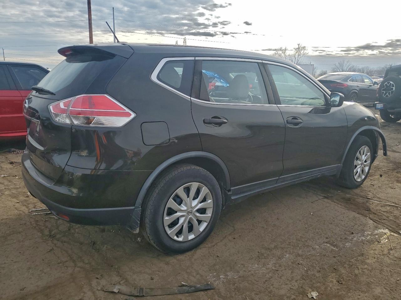 Nissan Rogue S Image 5