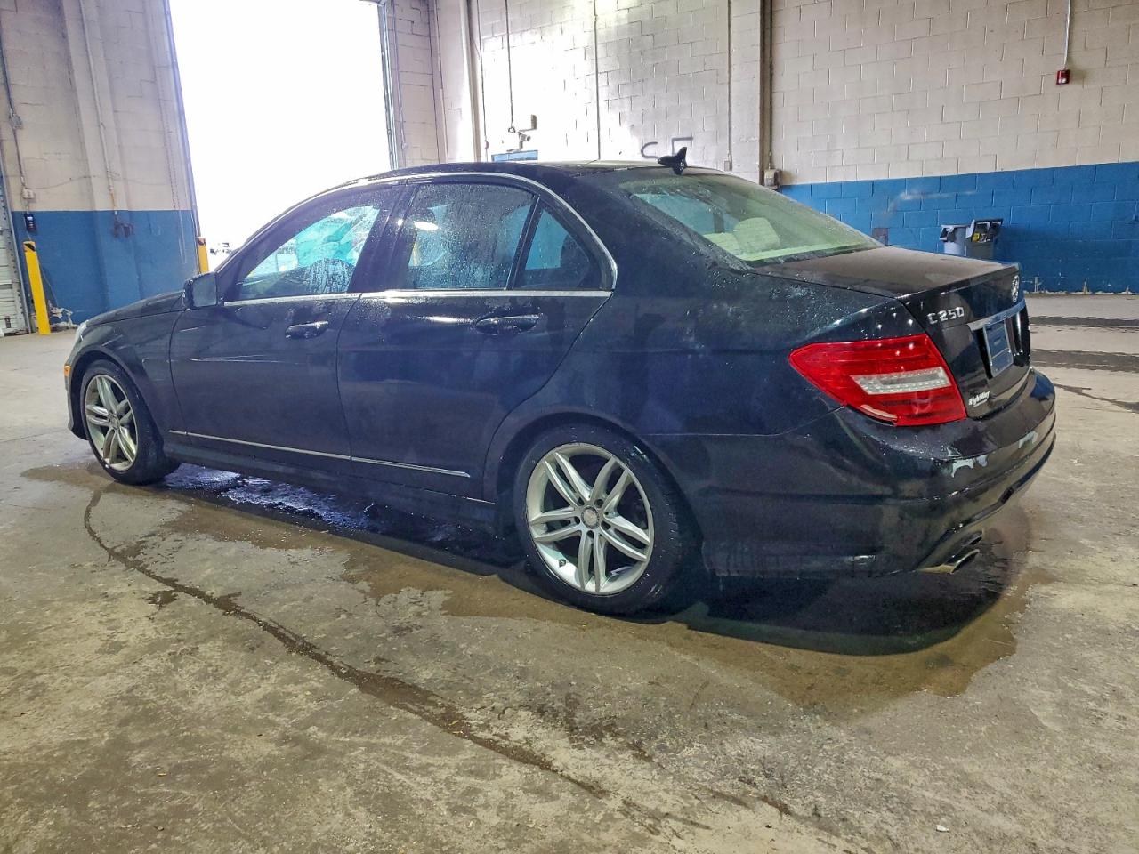 Mercedes-Benz C-Class 250 Image 2