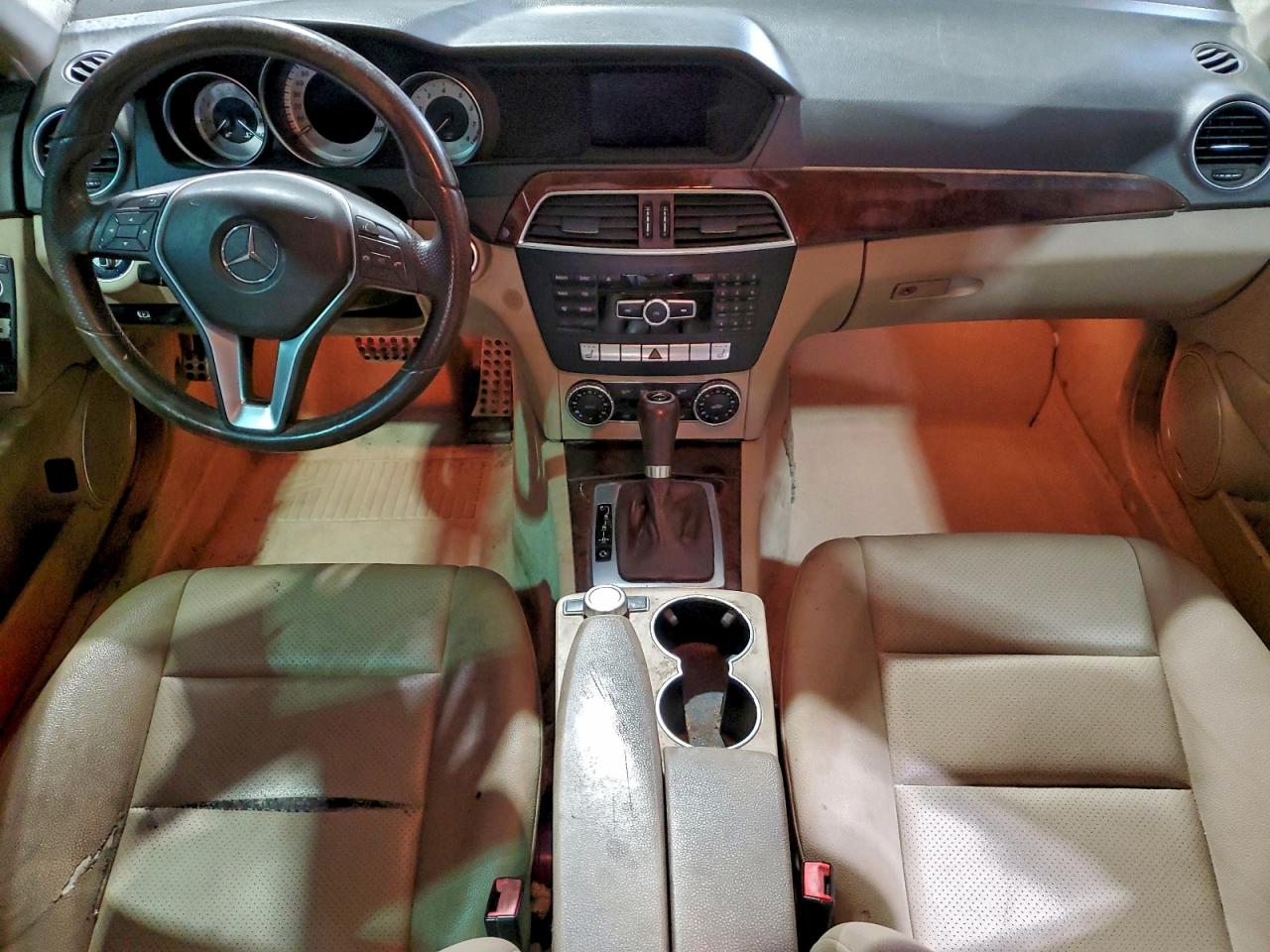 Mercedes-Benz C-Class 250 Image 8