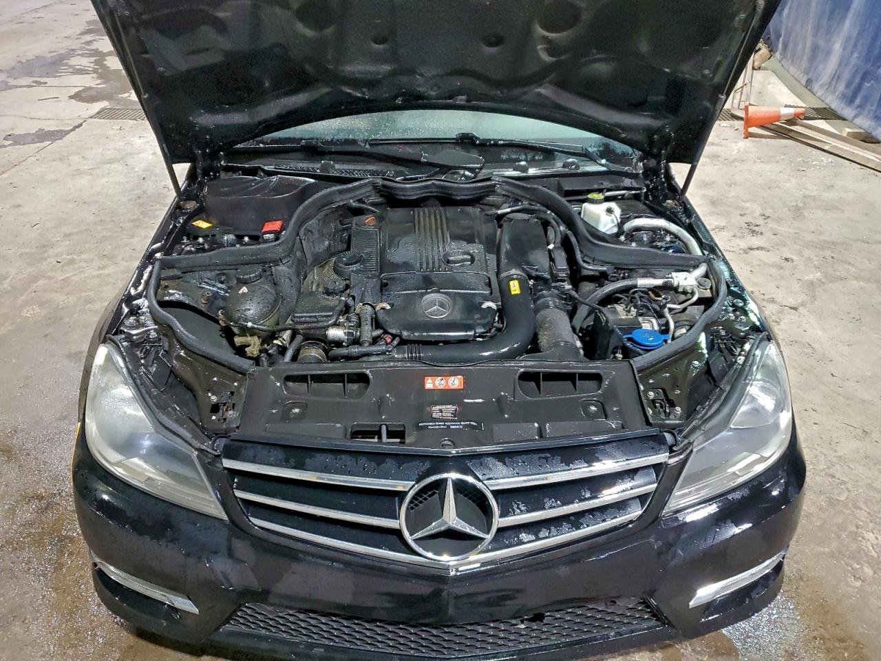 Mercedes-Benz C-Class 250 Image 10