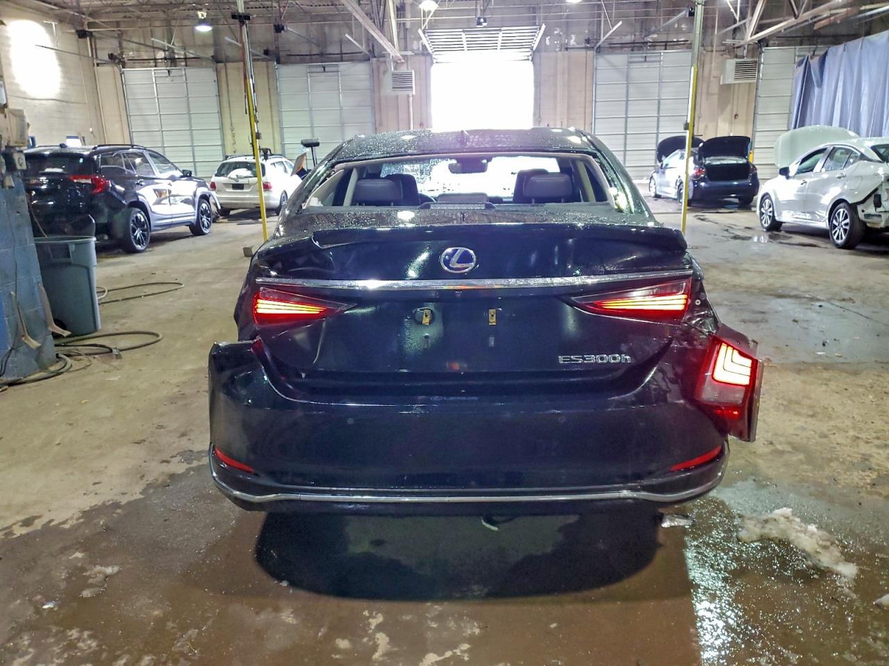 Lexus Es 300h Image 11