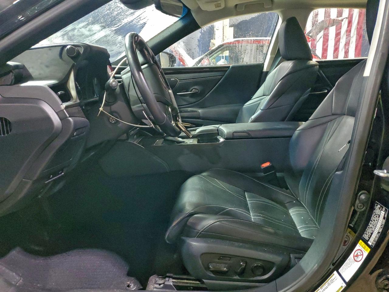 Lexus Es 300h Image 8