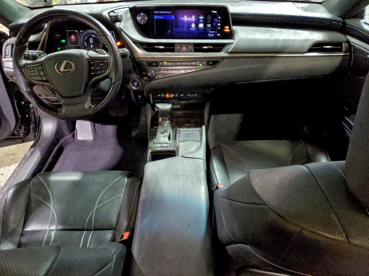 Lexus Es 300h Image 4