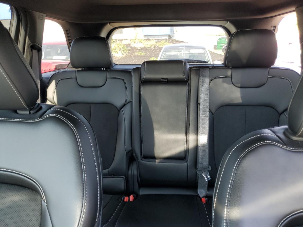 Jeep Grand Cherokee Laredo Image 8