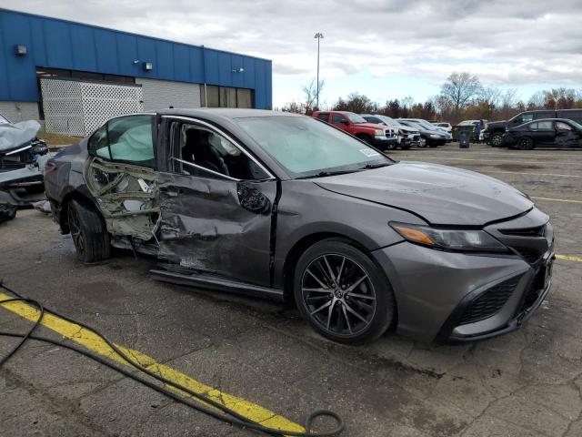 Toyota Camry Se Image 12