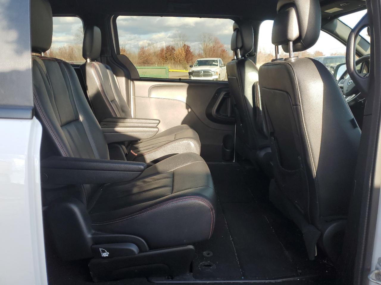 Dodge Caravan Gt Image 11