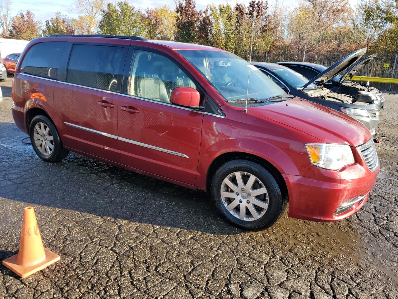 Chrysler Minivan Touring Image 7