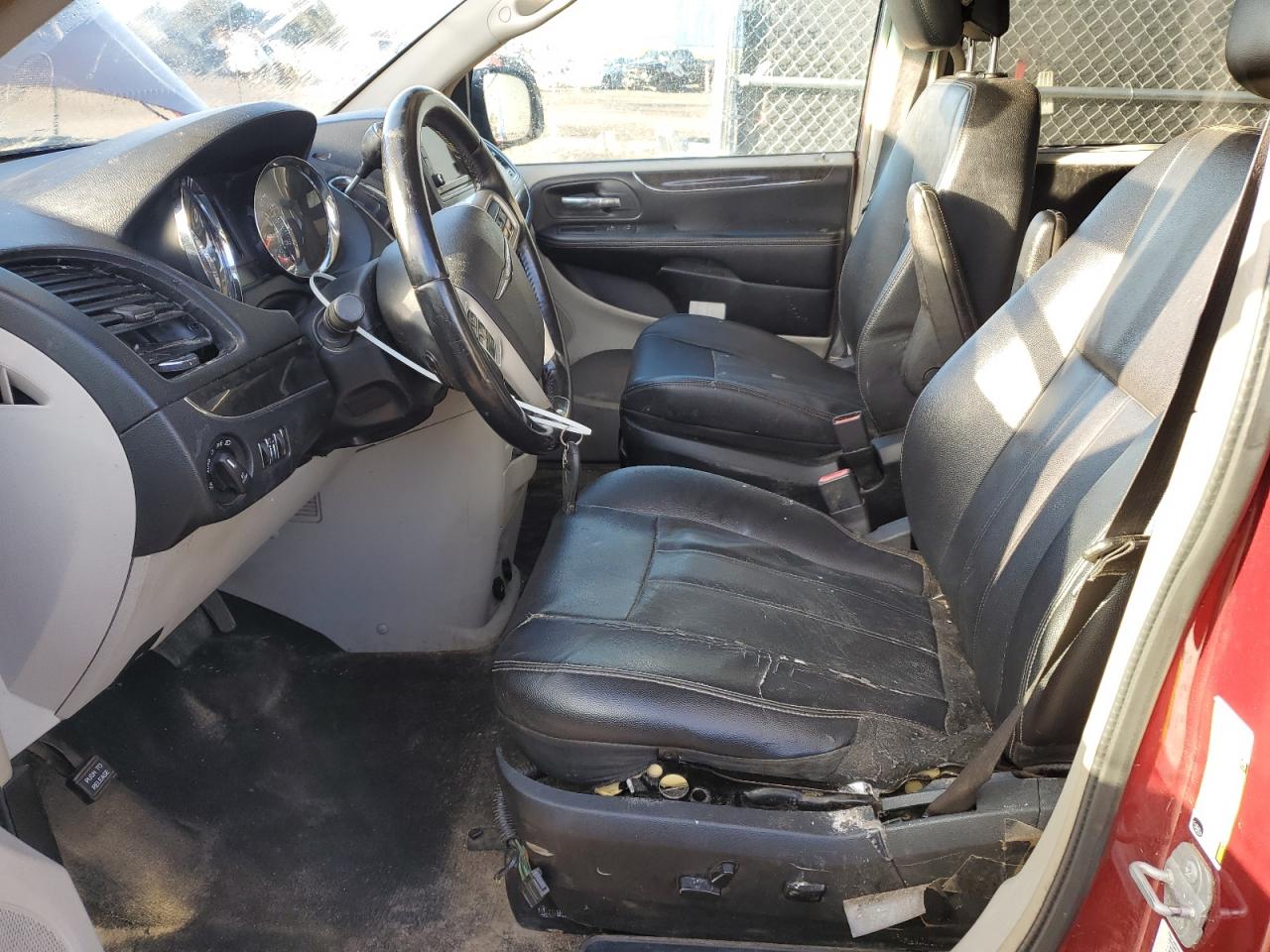 Chrysler Minivan Touring Image 10