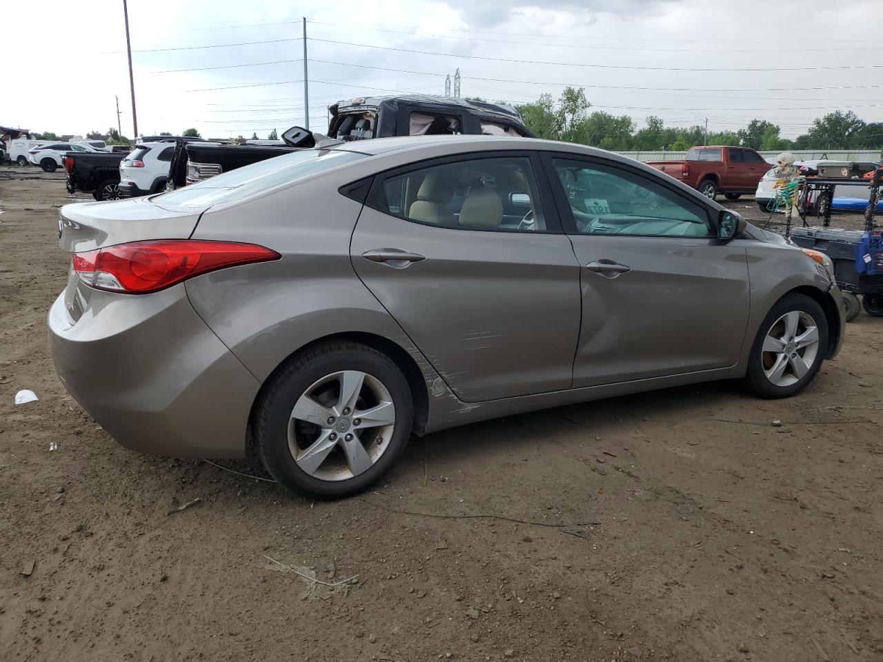 Hyundai ELANTRA Gls Image 4