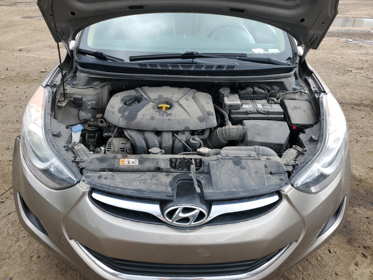 Hyundai ELANTRA Gls Image 10