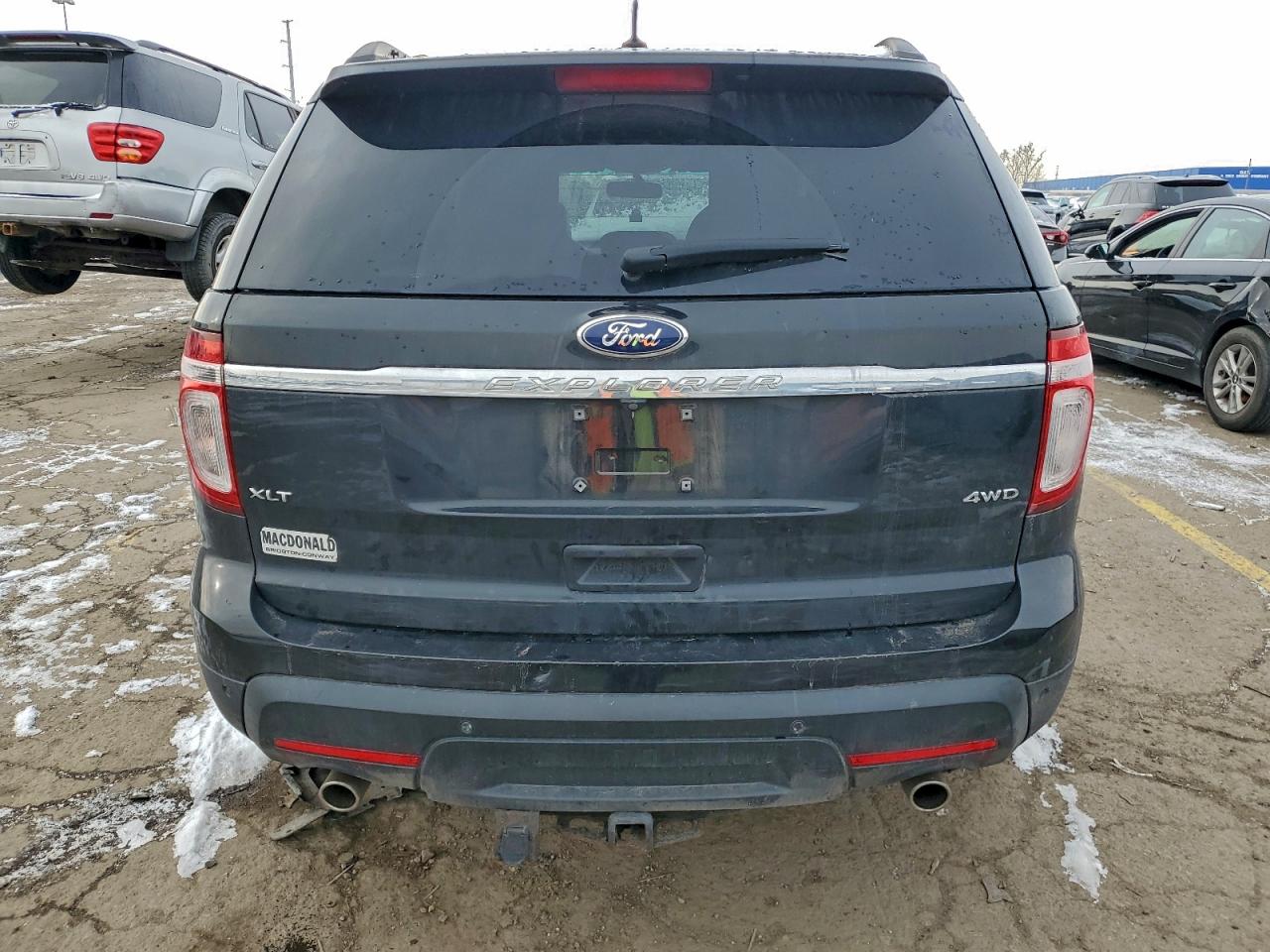 Ford Explorer Xlt Image 7