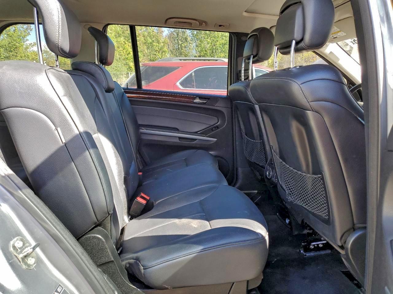 Mercedes-Benz G-Class 350 Bluetec Image 13