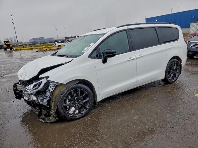 Salvage Chrysler Pacifica