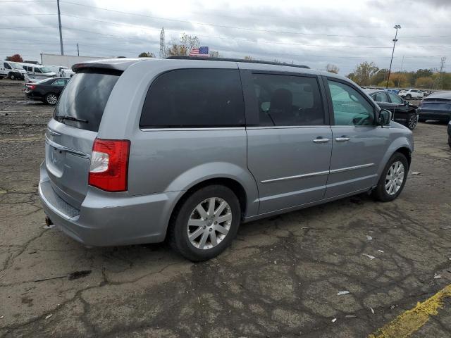Chrysler Minivan Touring Image 5