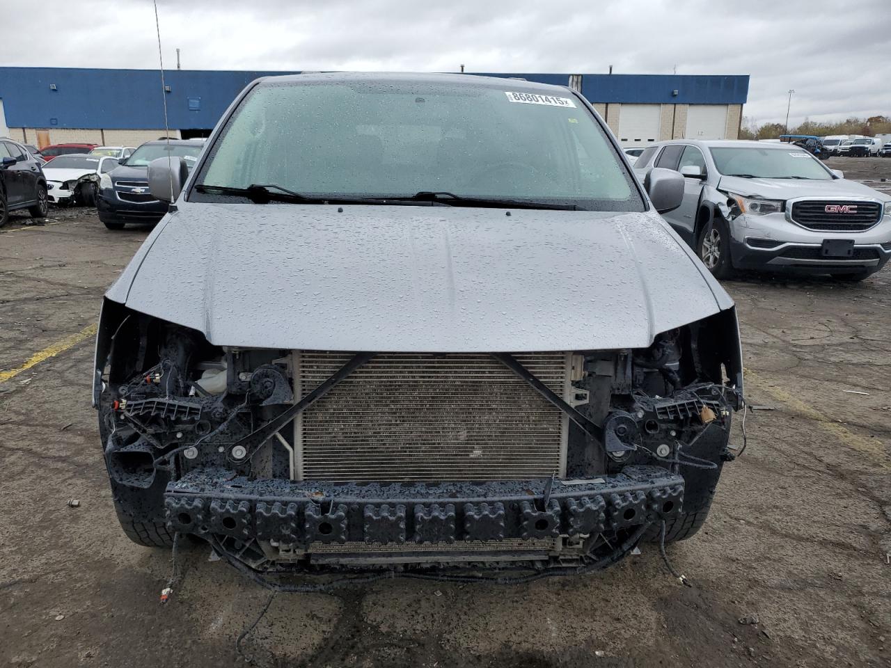 Chrysler Minivan Touring Image 4