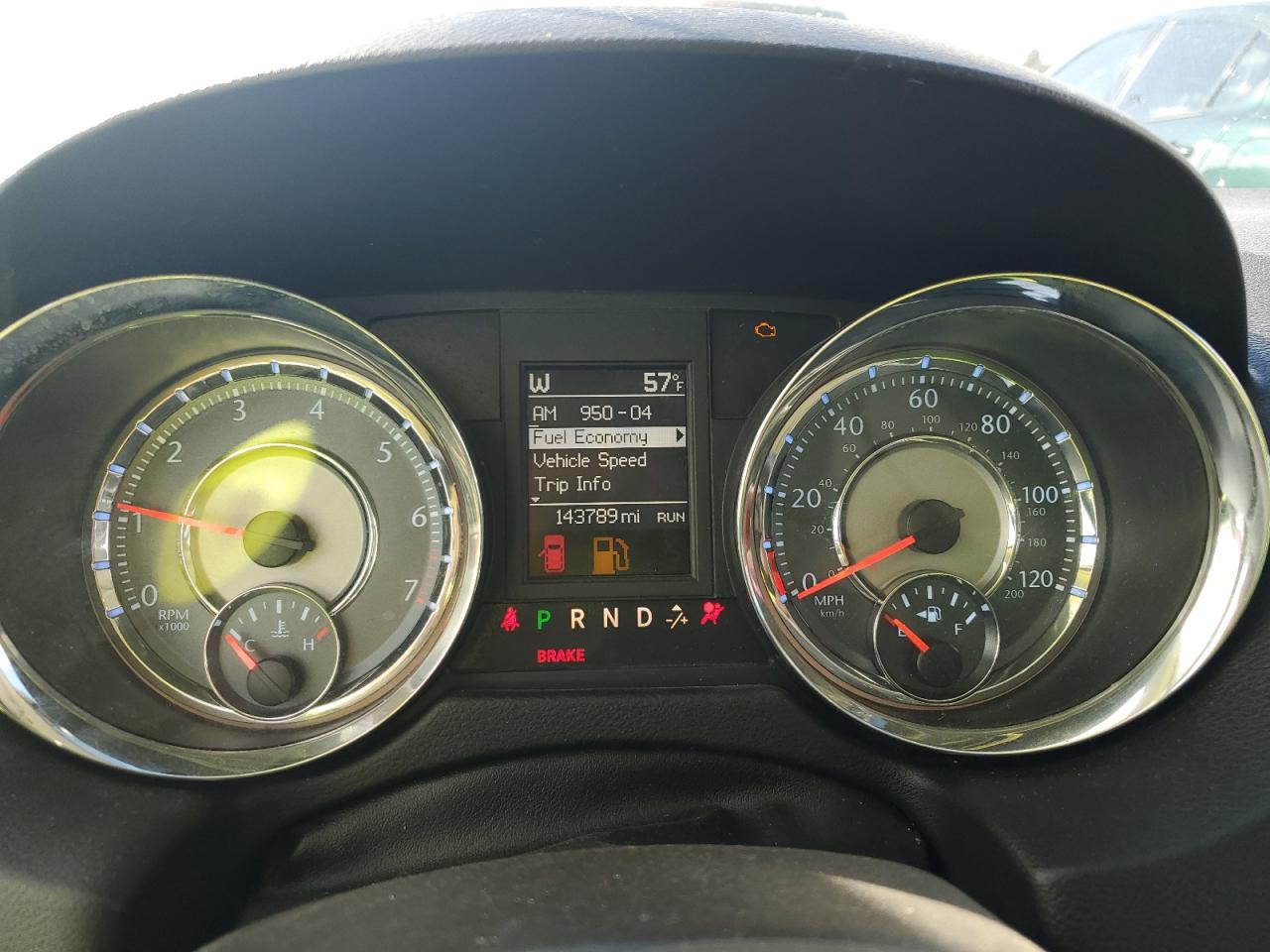 Chrysler Minivan Touring Image 10