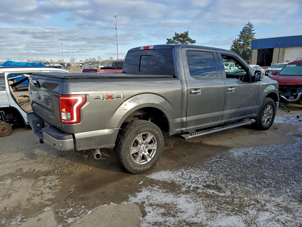 Ford F-150 Supercrew Image 11