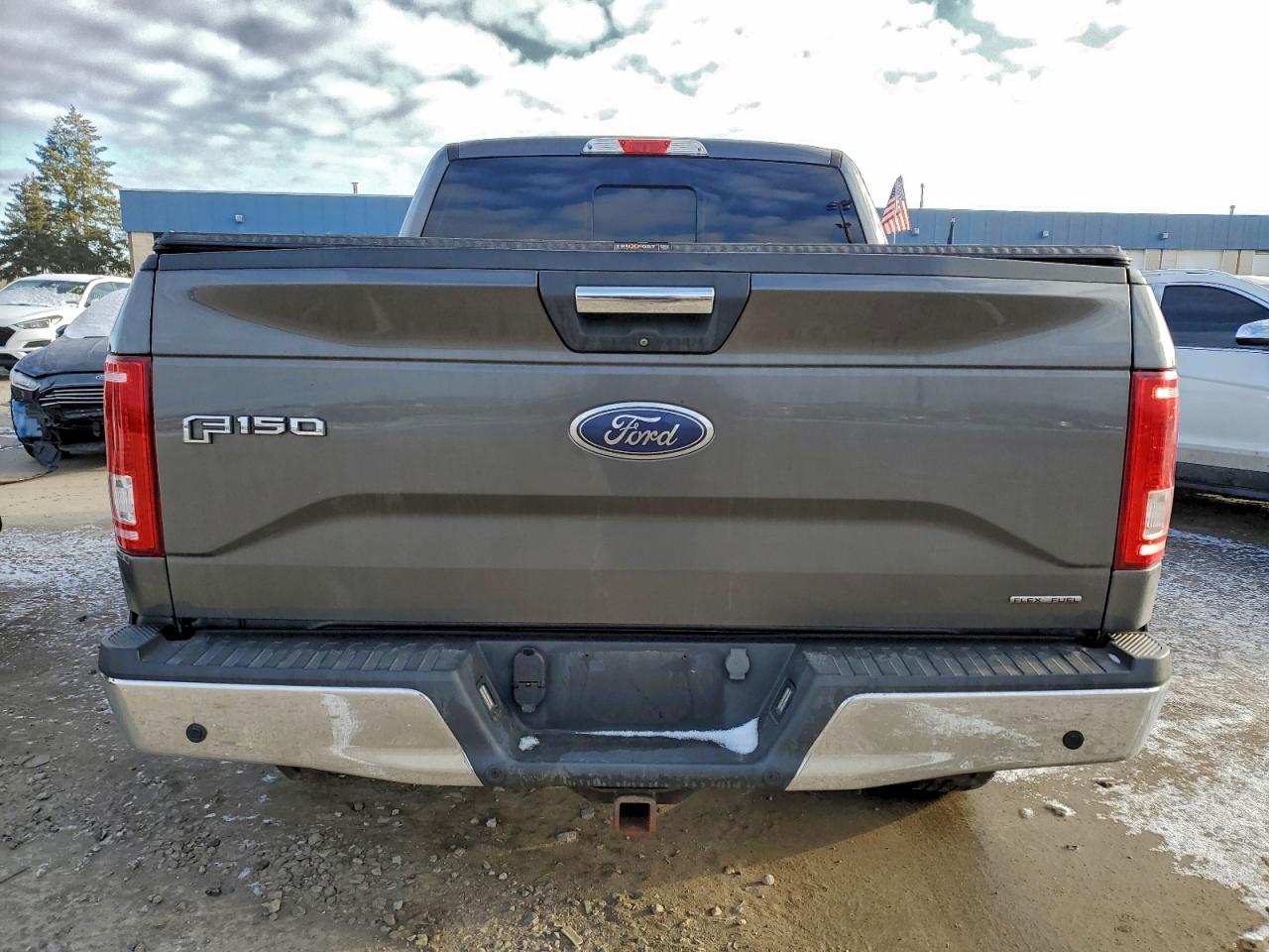 Ford F-150 Supercrew Image 4