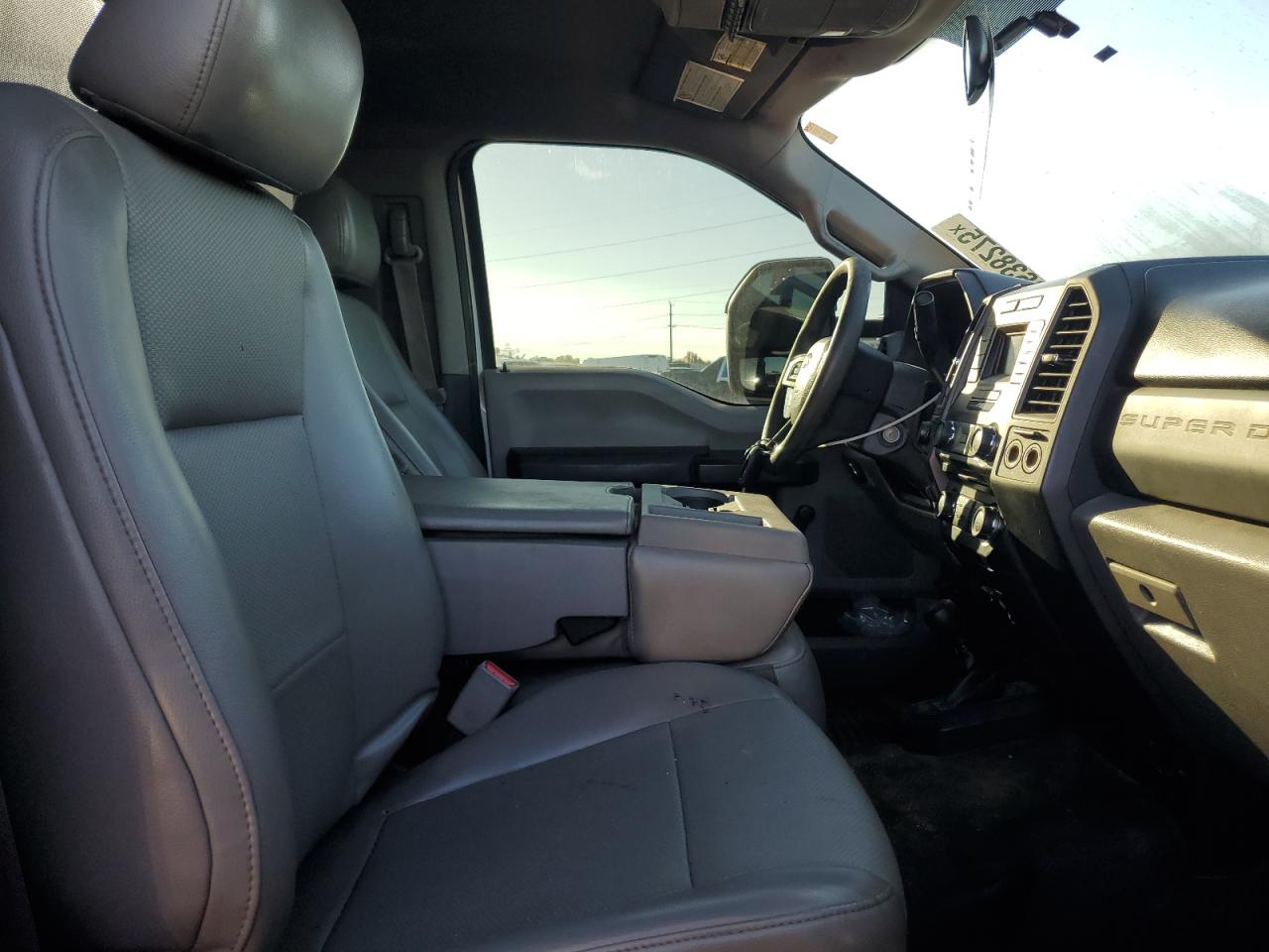 Ford F-350 Super Duty Image 2