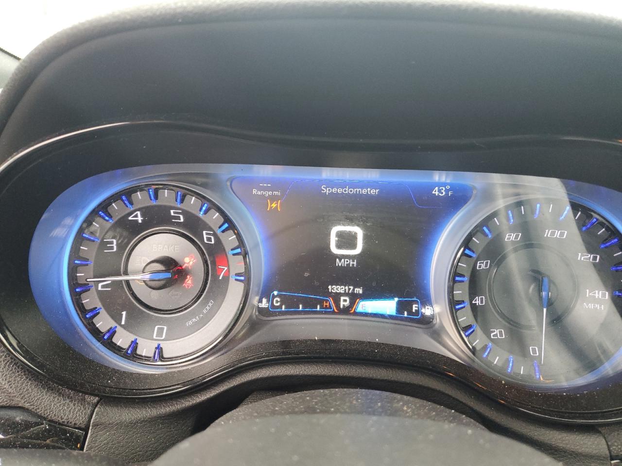 Chrysler 300 S Image 3