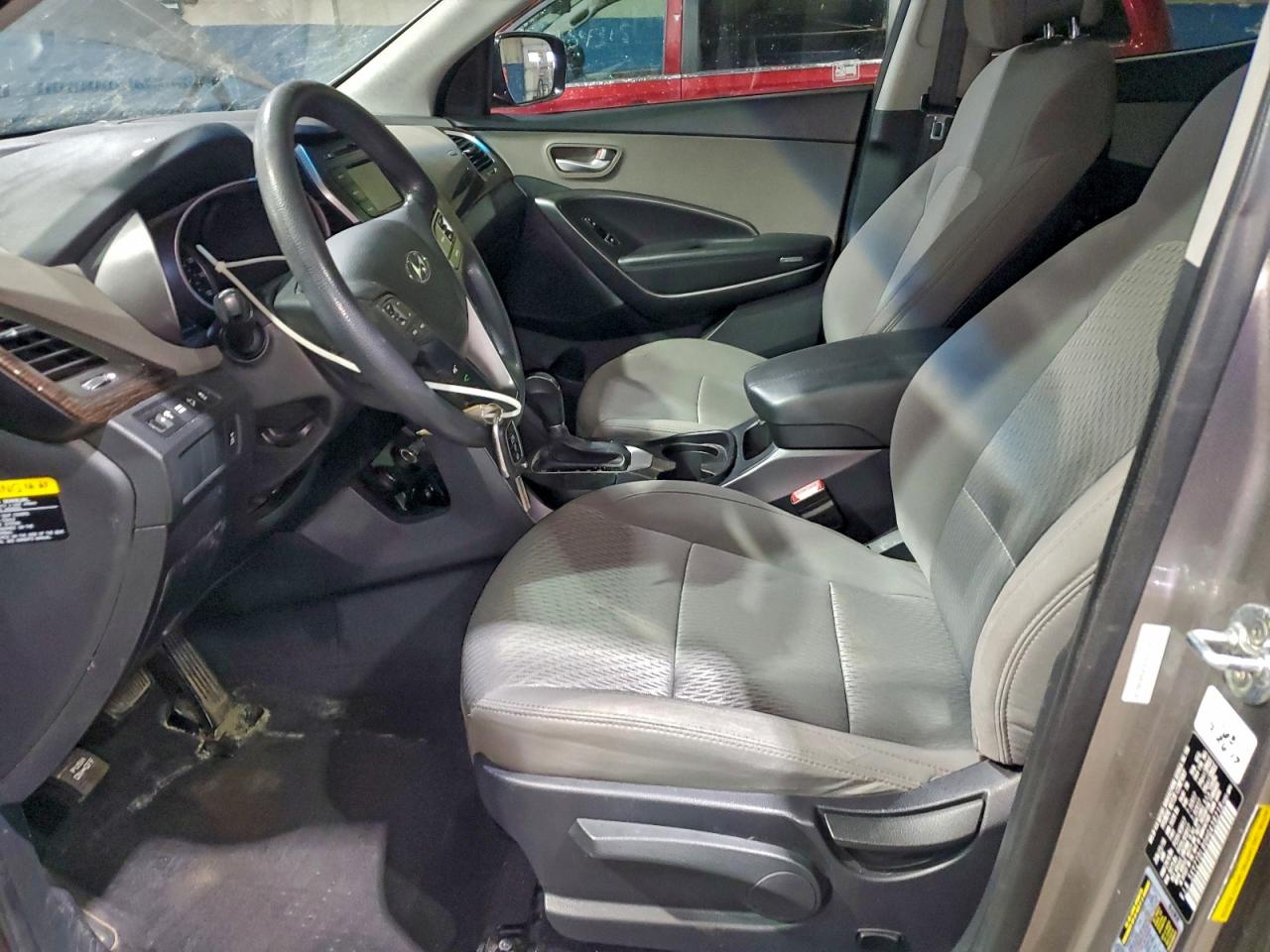 Hyundai SANTA FE Image 12