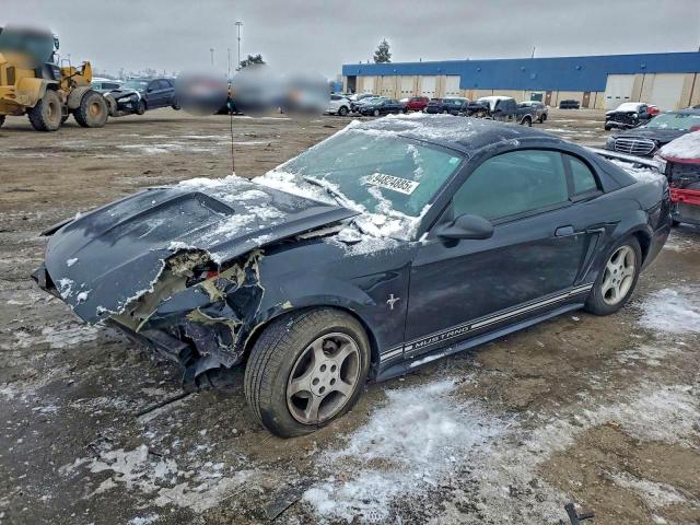  Salvage Ford Mustang