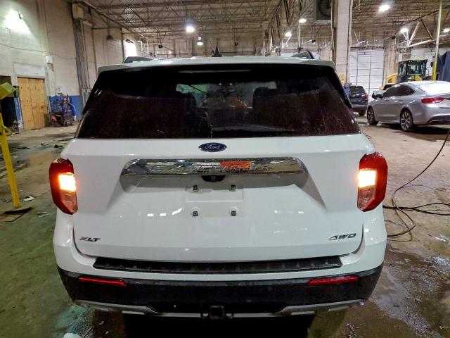 Ford Explorer Xlt Image 10