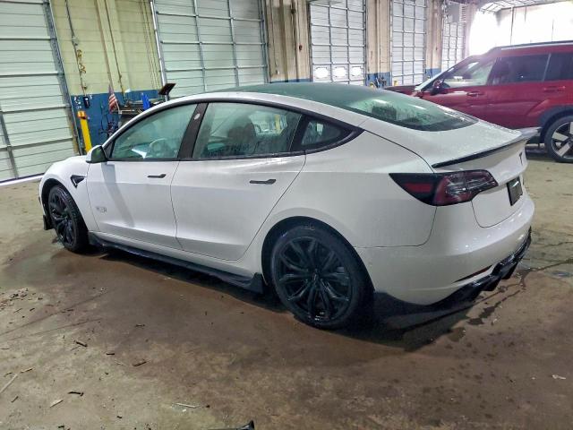 Tesla Model 3 Image 4