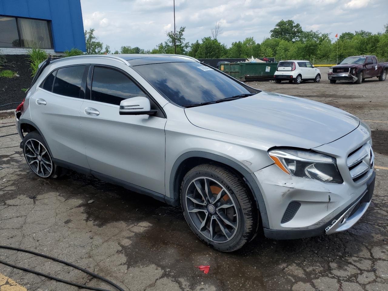 Mercedes-Benz GLA 250 4matic Image 3