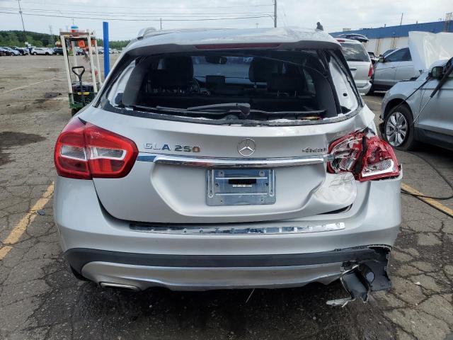 Mercedes-Benz GLA 250 4matic Image 4