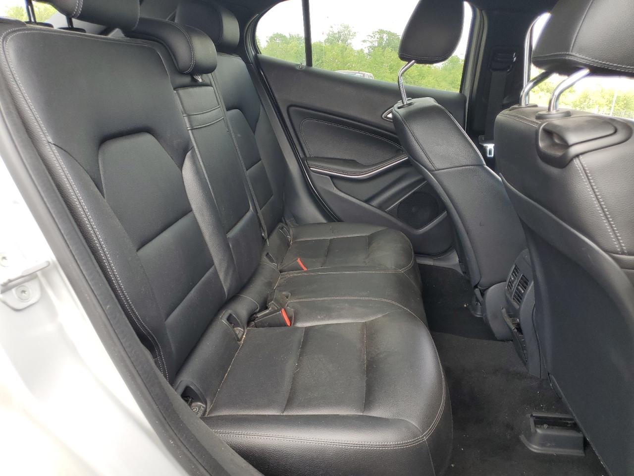 Mercedes-Benz GLA 250 4matic Image 7