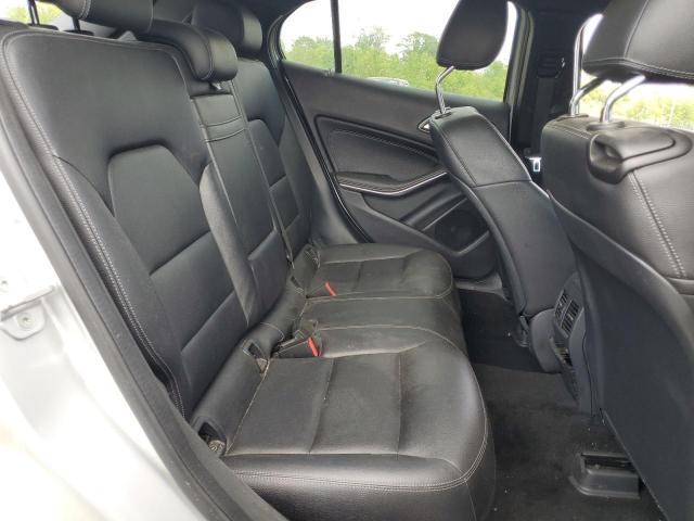 Mercedes-Benz GLA 250 4matic Image 7