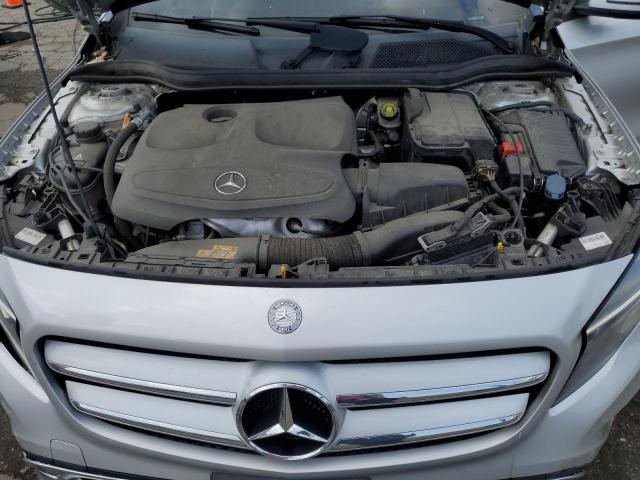 Mercedes-Benz GLA 250 4matic Image 8