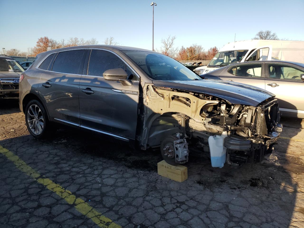 Lincoln Nautilus Reserve Image 4