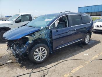  Salvage Chrysler Pacifica