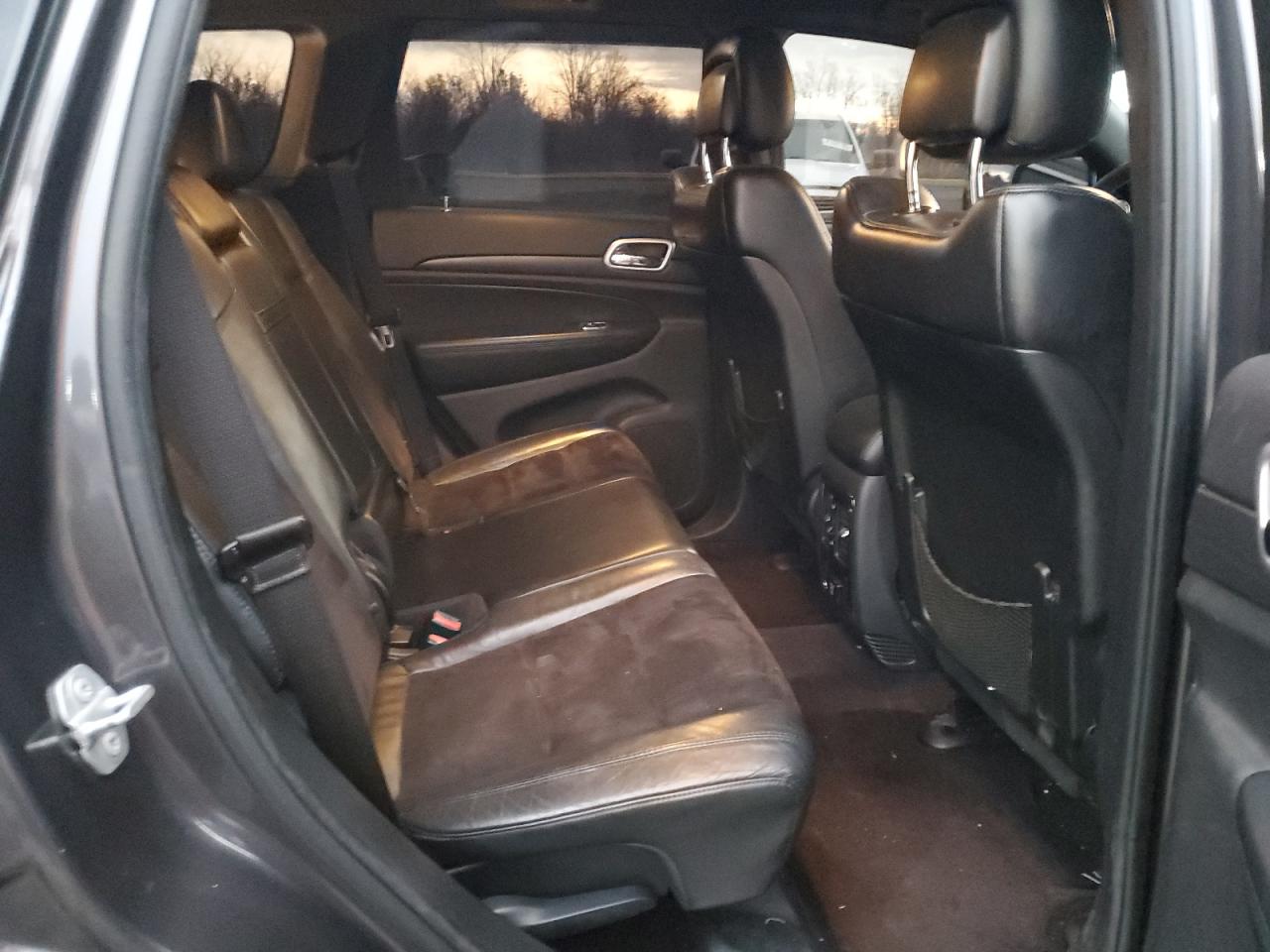 Jeep Grand Cherokee Laredo Image 8