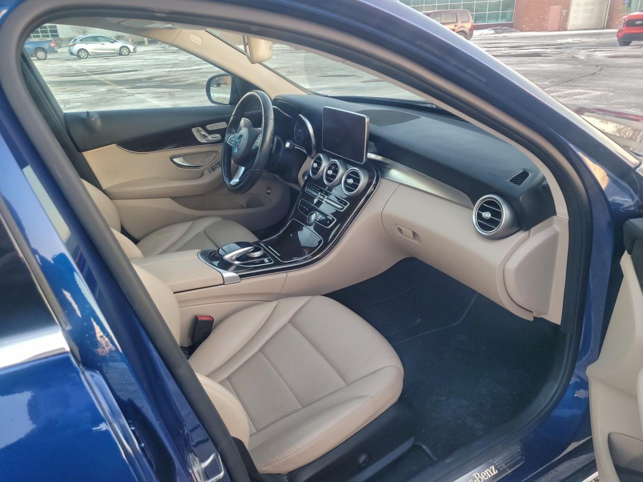 Mercedes-Benz C-Class 300 4matic Image 4