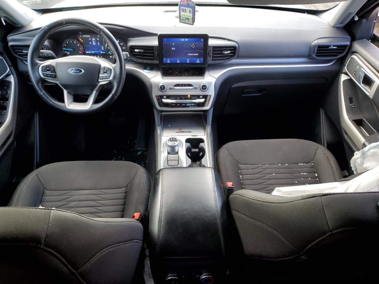 Ford Explorer Xlt Image 8