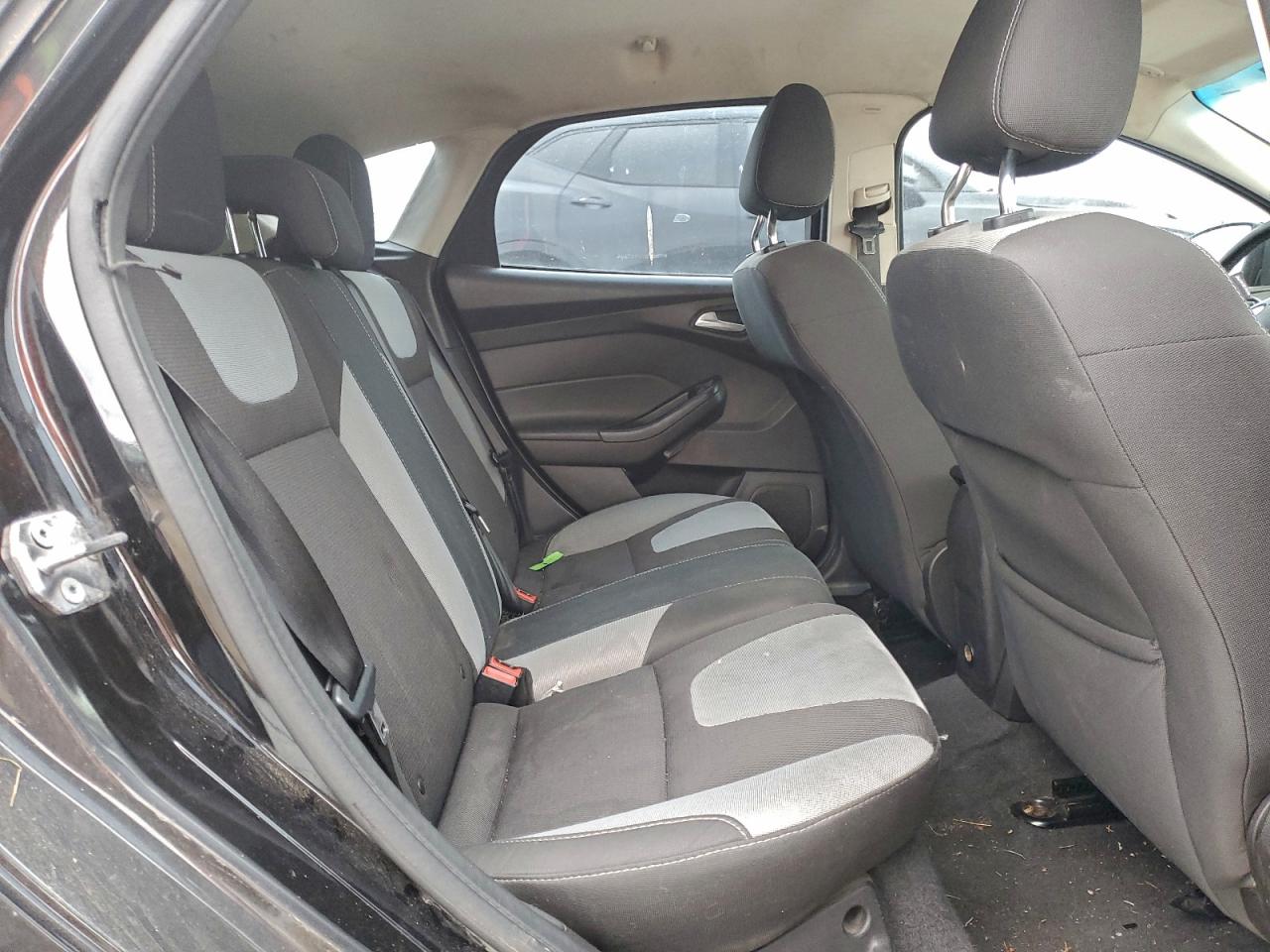 Ford Focus Se Image 11