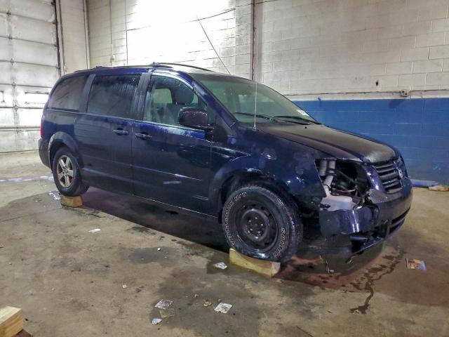 Dodge Caravan Hero Image 8