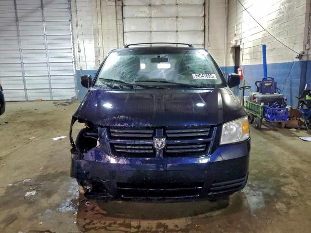Dodge Caravan Hero Image 3