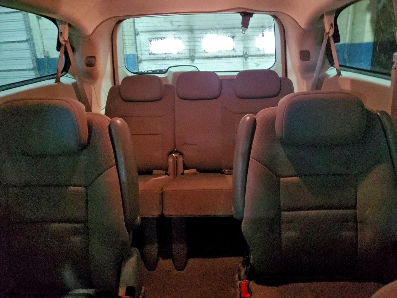 Dodge Caravan Hero Image 4