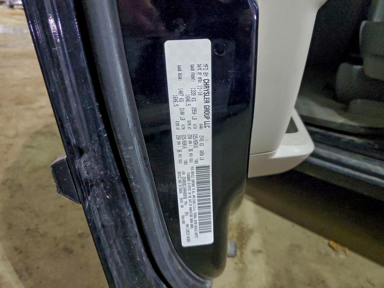 Dodge Caravan Hero Image 6