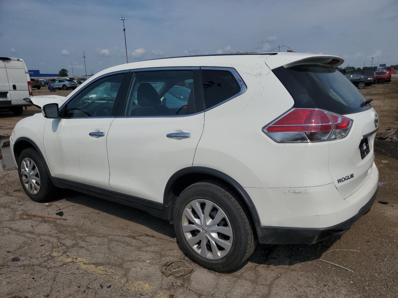 Nissan Rogue S Image 3