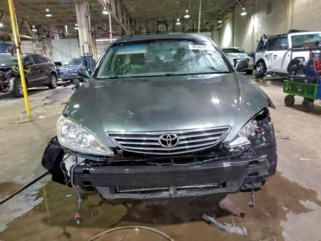 Toyota Camry Le Image 2