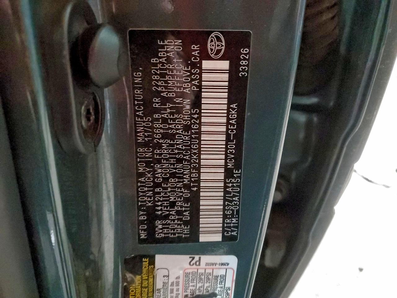 Toyota Camry Le Image 11