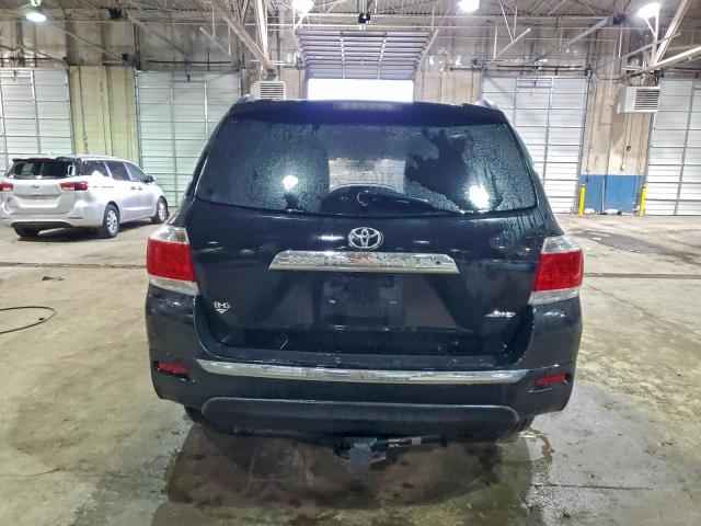 Toyota Highlander Base Image 14