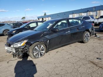  Salvage Nissan Altima
