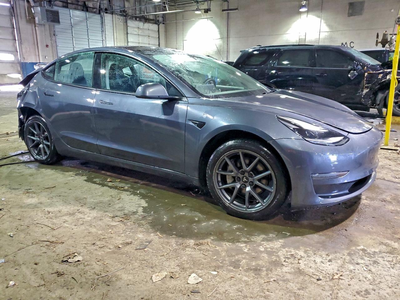 Tesla Model 3 Image 7
