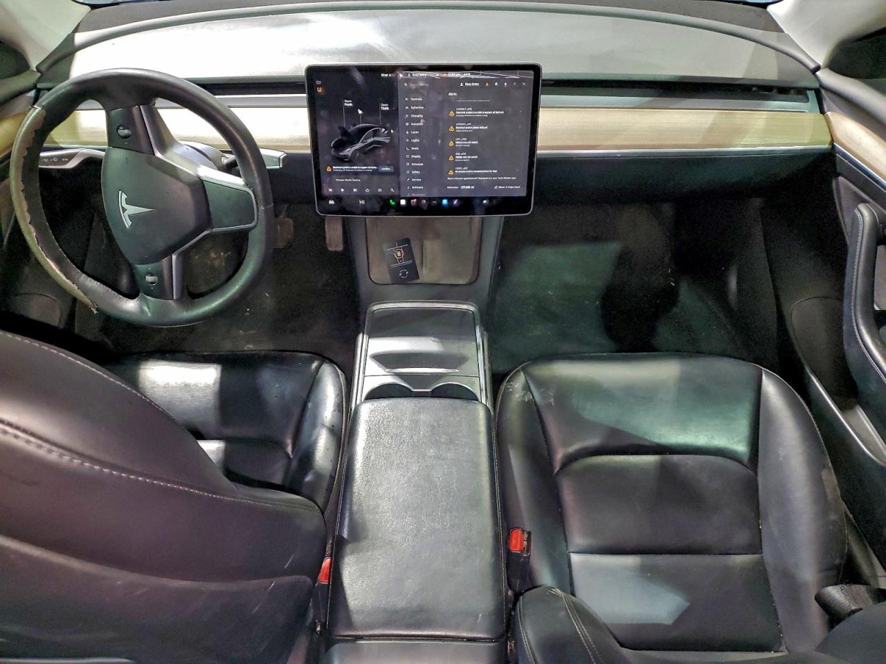 Tesla Model 3 Image 8